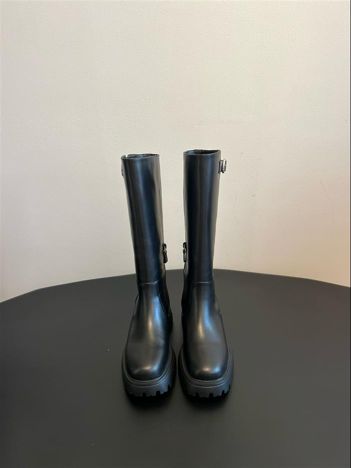 20251128173018374 490